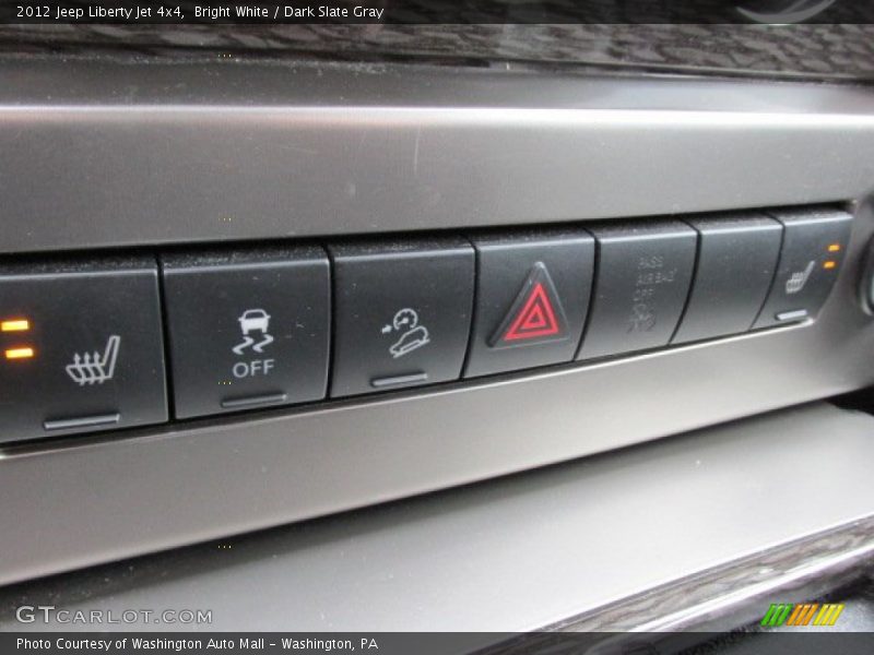 Bright White / Dark Slate Gray 2012 Jeep Liberty Jet 4x4