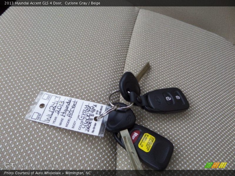Cyclone Gray / Beige 2013 Hyundai Accent GLS 4 Door