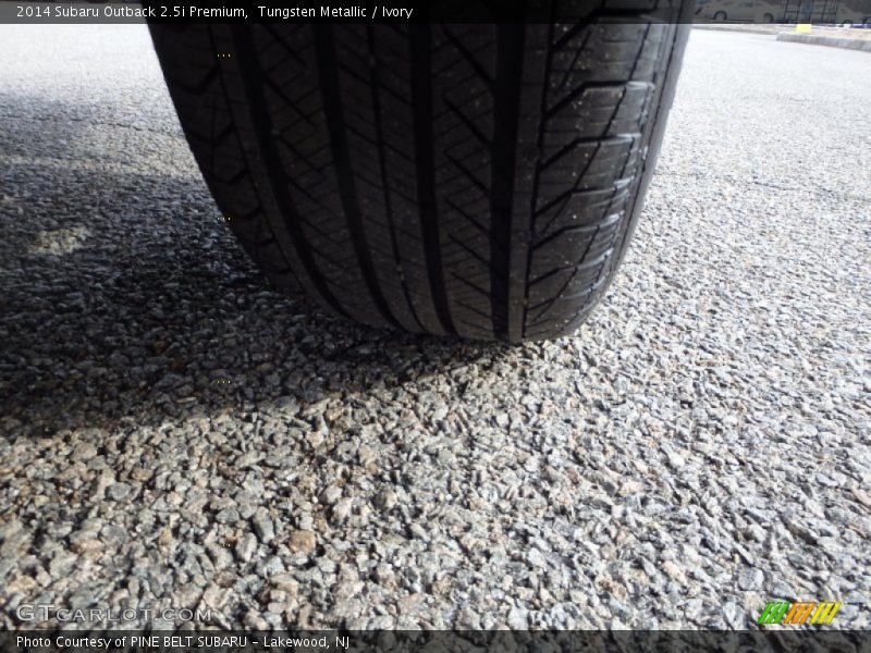 Tungsten Metallic / Ivory 2014 Subaru Outback 2.5i Premium
