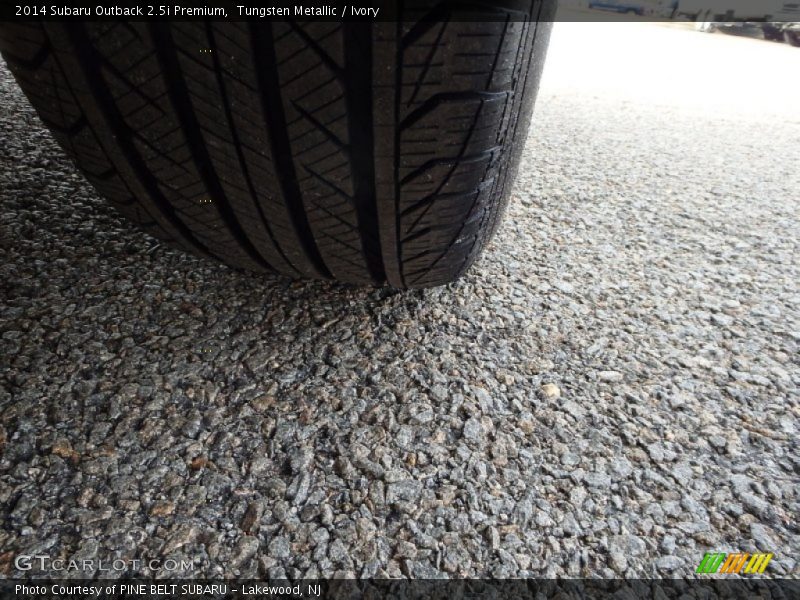 Tungsten Metallic / Ivory 2014 Subaru Outback 2.5i Premium