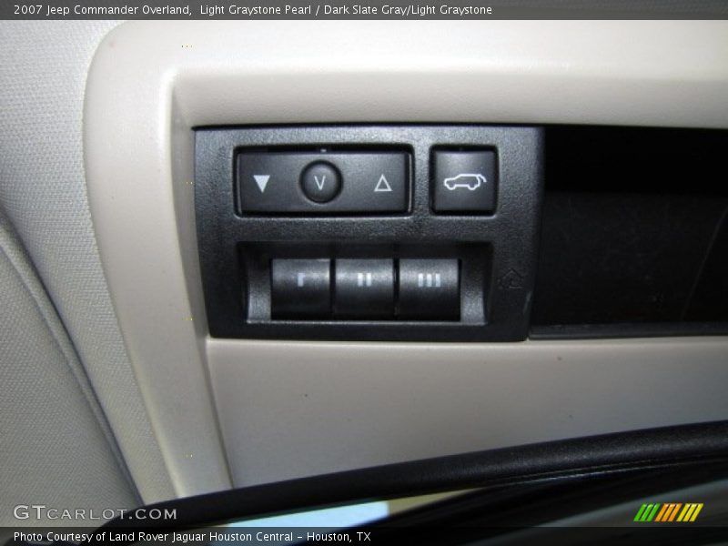 Light Graystone Pearl / Dark Slate Gray/Light Graystone 2007 Jeep Commander Overland