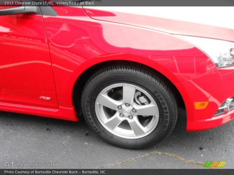 Victory Red / Jet Black 2013 Chevrolet Cruze LT/RS