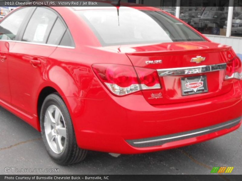 Victory Red / Jet Black 2013 Chevrolet Cruze LT/RS