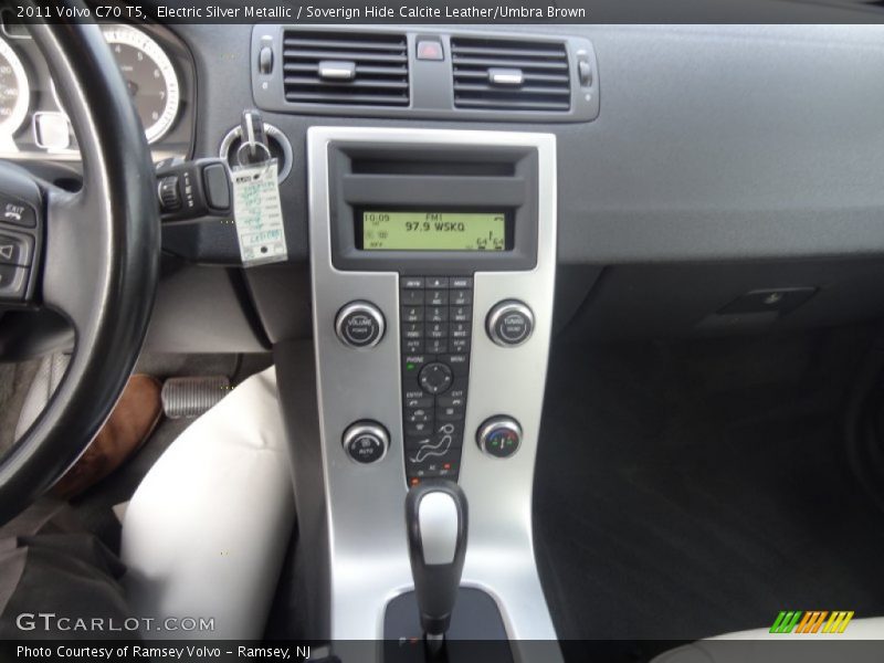 Electric Silver Metallic / Soverign Hide Calcite Leather/Umbra Brown 2011 Volvo C70 T5