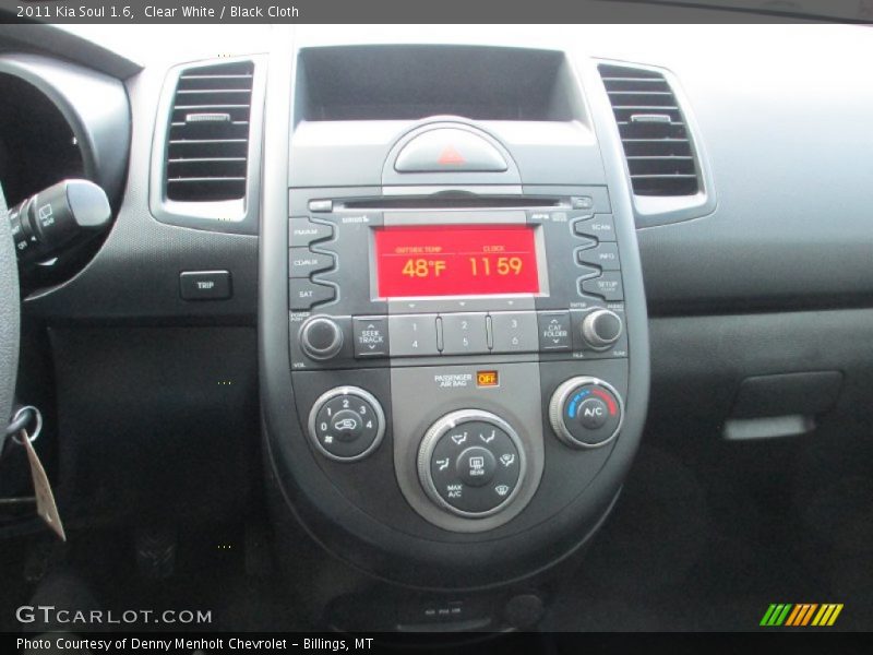 Clear White / Black Cloth 2011 Kia Soul 1.6