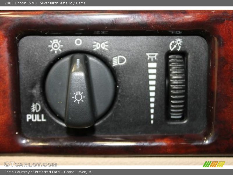Controls of 2005 LS V8