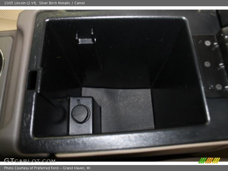 Silver Birch Metallic / Camel 2005 Lincoln LS V8