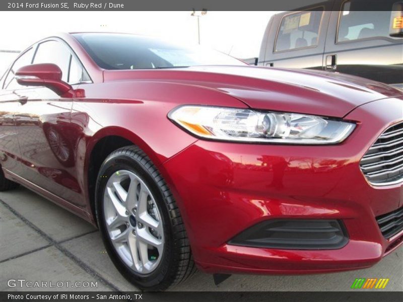 Ruby Red / Dune 2014 Ford Fusion SE