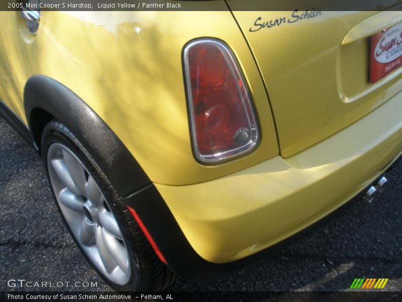 Liquid Yellow / Panther Black 2005 Mini Cooper S Hardtop