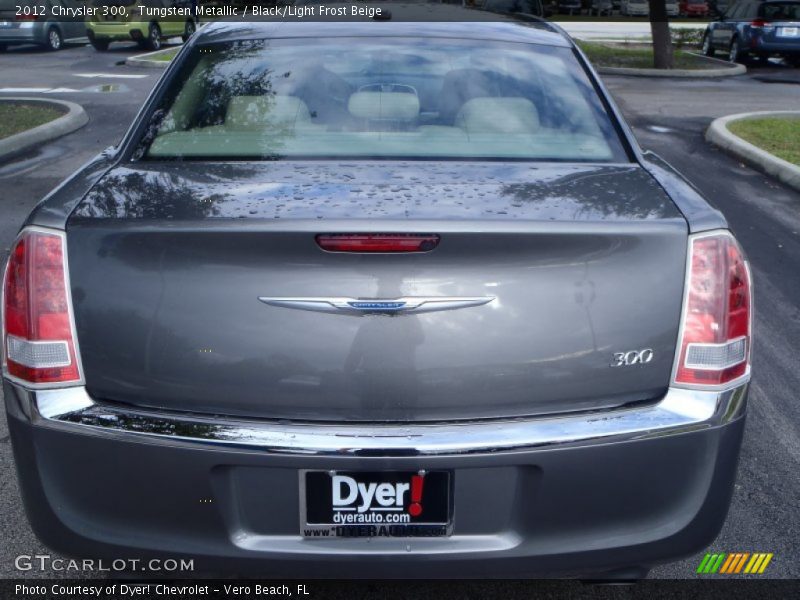 Tungsten Metallic / Black/Light Frost Beige 2012 Chrysler 300
