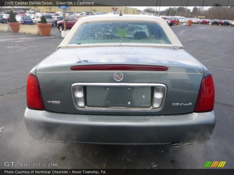 Green Silk / Cashmere 2005 Cadillac DeVille Sedan