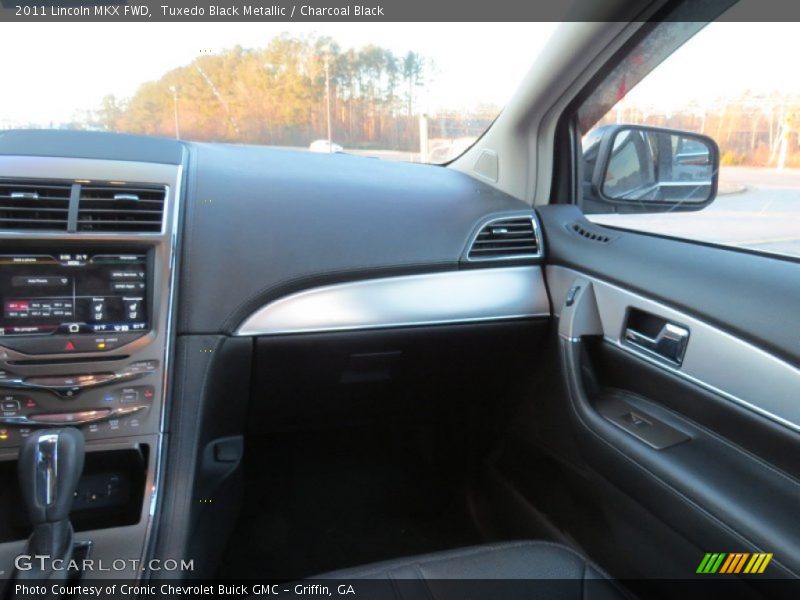 Tuxedo Black Metallic / Charcoal Black 2011 Lincoln MKX FWD