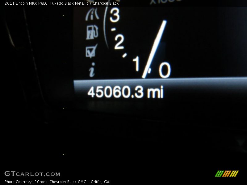 Tuxedo Black Metallic / Charcoal Black 2011 Lincoln MKX FWD