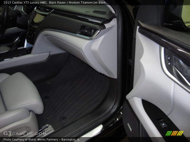 Black Raven / Medium Titanium/Jet Black 2013 Cadillac XTS Luxury AWD