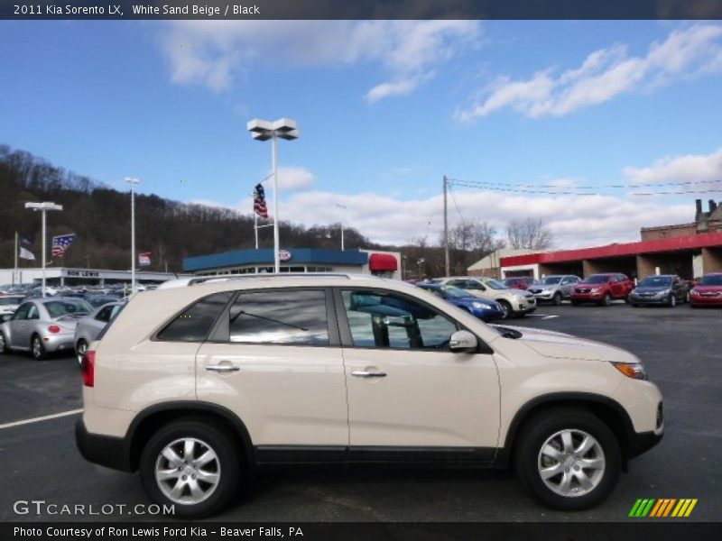 White Sand Beige / Black 2011 Kia Sorento LX