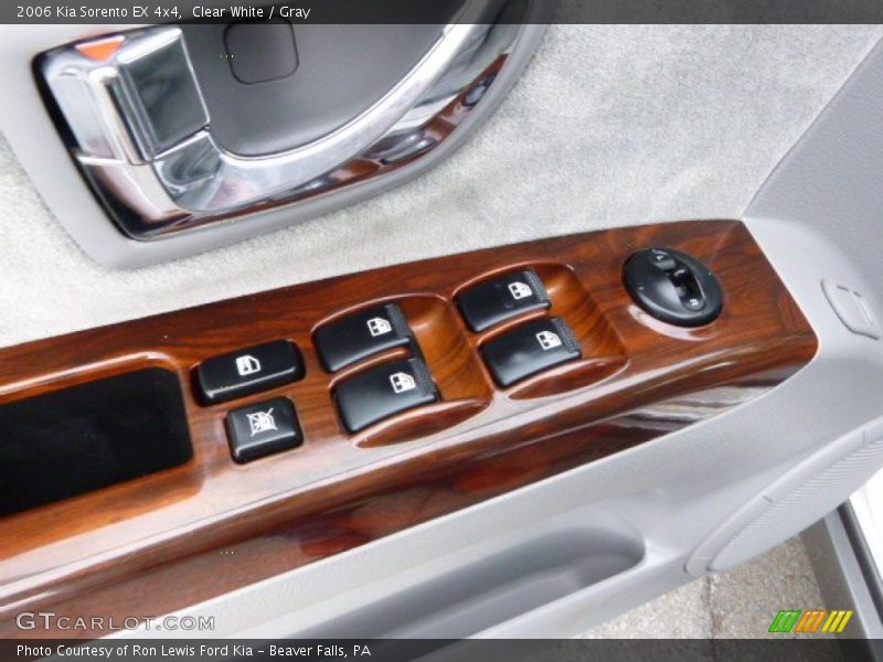 Clear White / Gray 2006 Kia Sorento EX 4x4