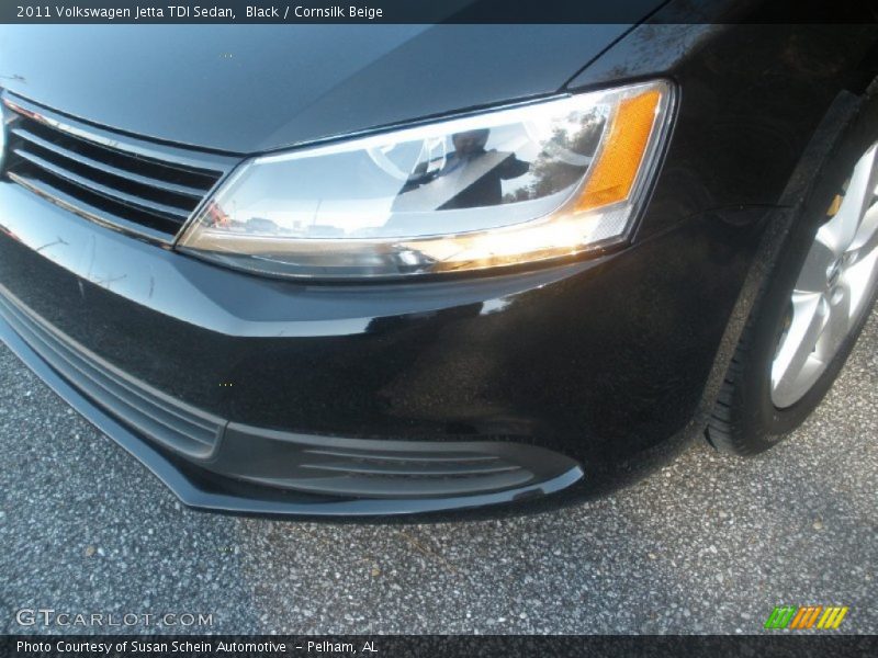 Black / Cornsilk Beige 2011 Volkswagen Jetta TDI Sedan