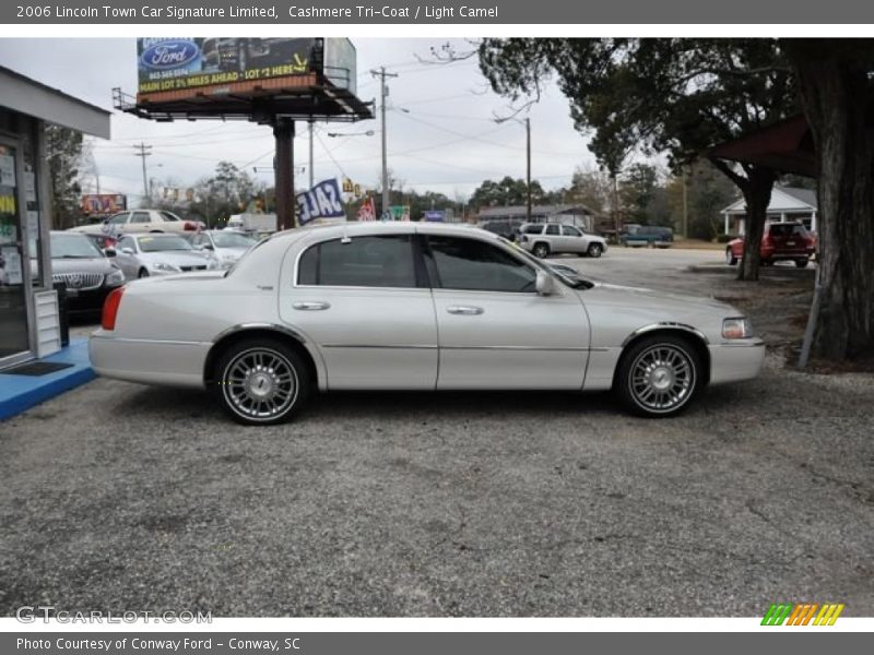 Cashmere Tri-Coat / Light Camel 2006 Lincoln Town Car Signature Limited