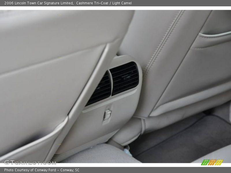 Cashmere Tri-Coat / Light Camel 2006 Lincoln Town Car Signature Limited