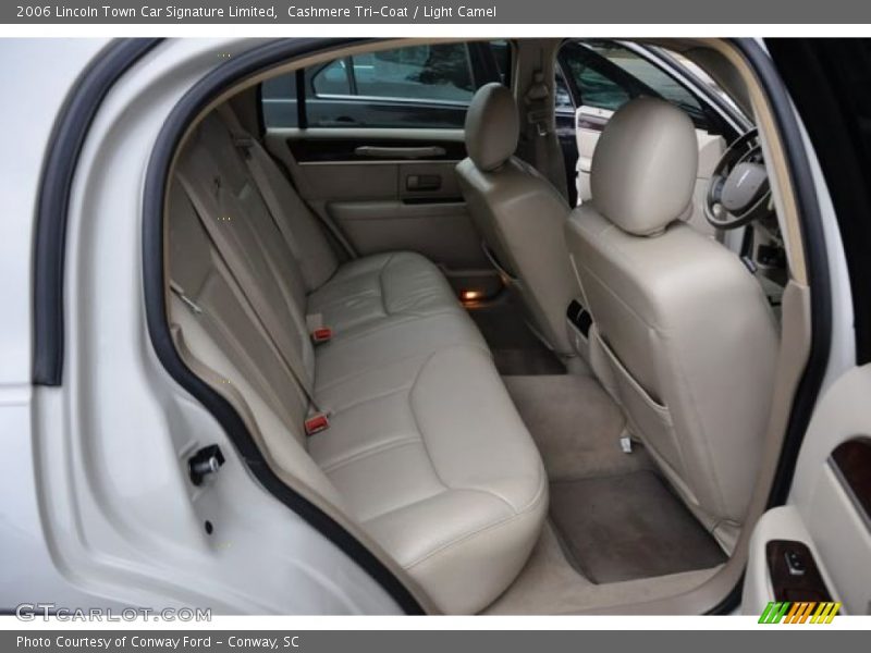 Cashmere Tri-Coat / Light Camel 2006 Lincoln Town Car Signature Limited