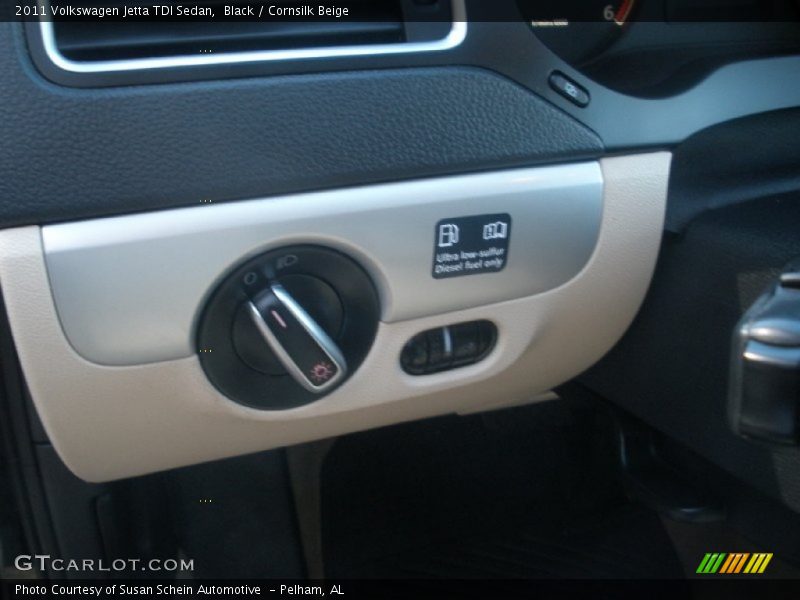 Black / Cornsilk Beige 2011 Volkswagen Jetta TDI Sedan