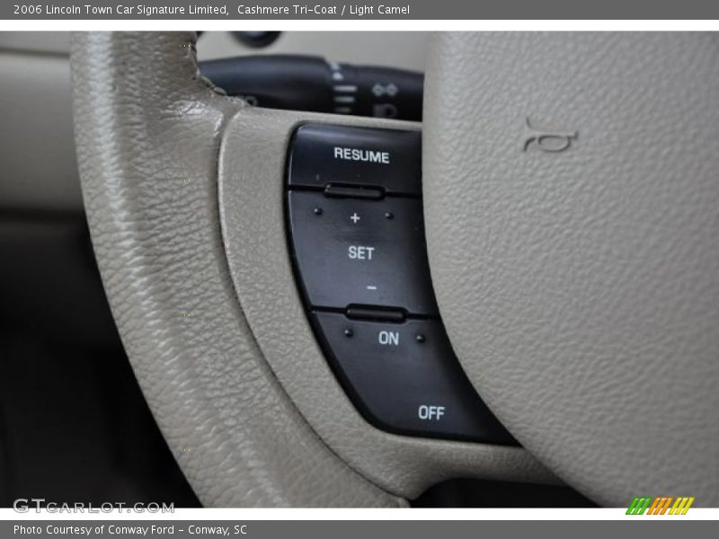 Cashmere Tri-Coat / Light Camel 2006 Lincoln Town Car Signature Limited