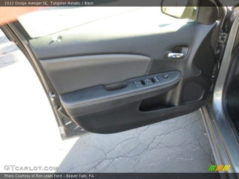 Tungsten Metallic / Black 2013 Dodge Avenger SE