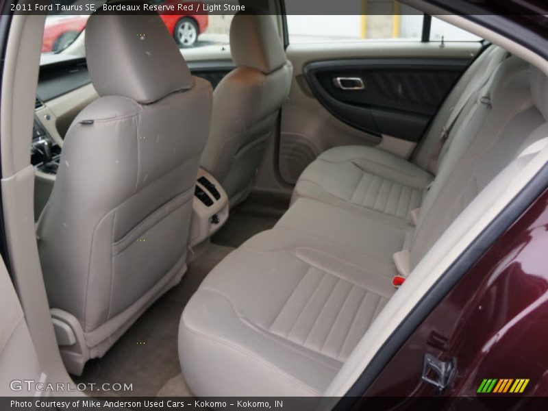 Bordeaux Reserve Red / Light Stone 2011 Ford Taurus SE