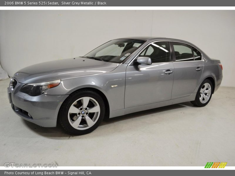 Front 3/4 View of 2006 5 Series 525i Sedan