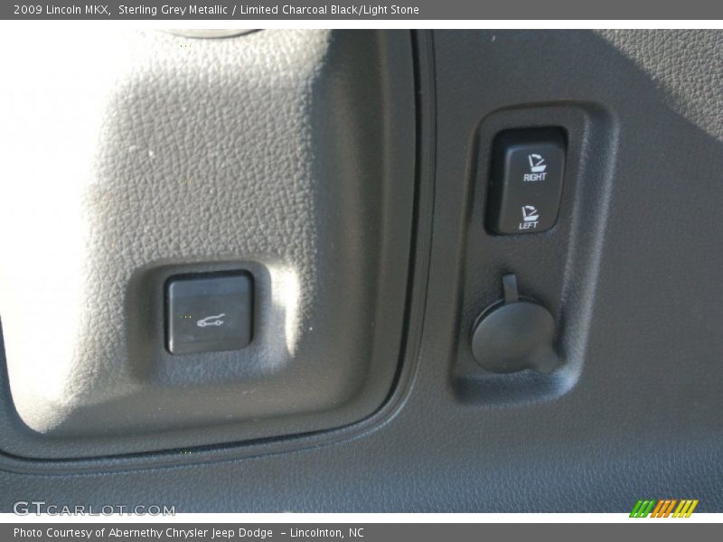 Sterling Grey Metallic / Limited Charcoal Black/Light Stone 2009 Lincoln MKX