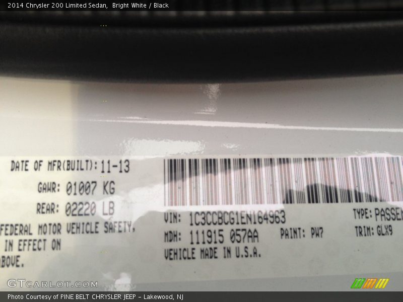 Bright White / Black 2014 Chrysler 200 Limited Sedan