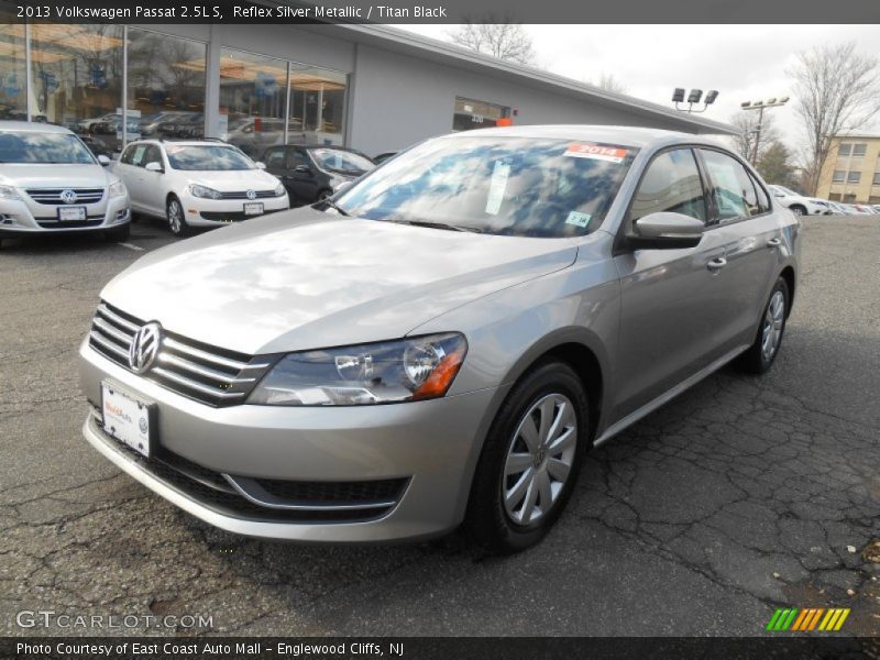 Reflex Silver Metallic / Titan Black 2013 Volkswagen Passat 2.5L S