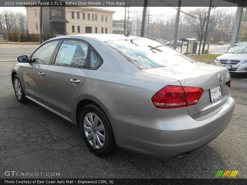 Reflex Silver Metallic / Titan Black 2013 Volkswagen Passat 2.5L S