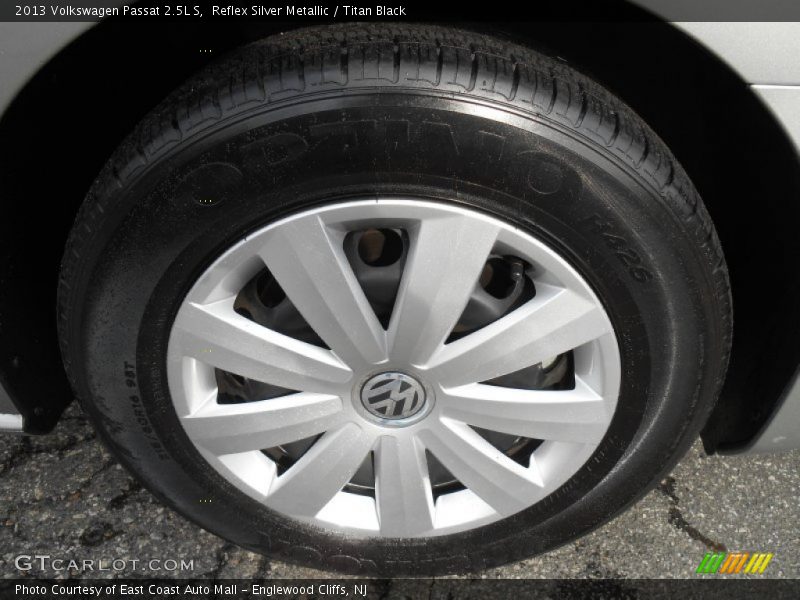 Reflex Silver Metallic / Titan Black 2013 Volkswagen Passat 2.5L S
