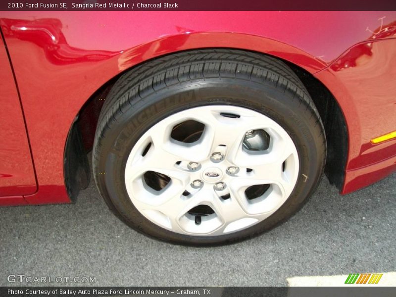 Sangria Red Metallic / Charcoal Black 2010 Ford Fusion SE