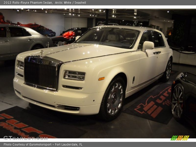 Arctic White / Seashell 2013 Rolls-Royce Phantom Sedan