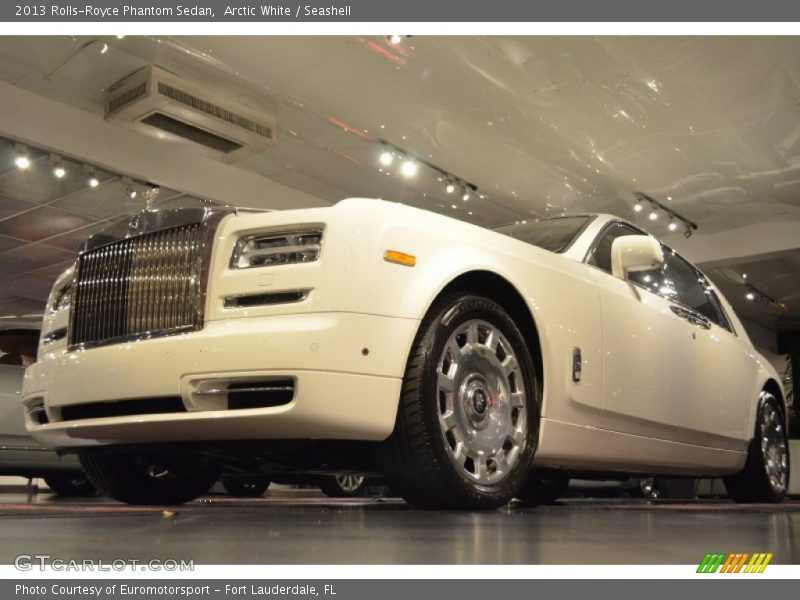 Arctic White / Seashell 2013 Rolls-Royce Phantom Sedan