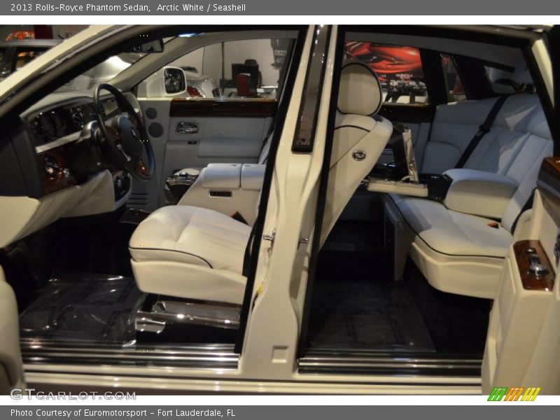 Arctic White / Seashell 2013 Rolls-Royce Phantom Sedan