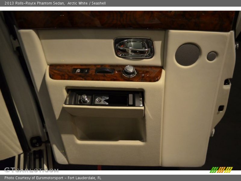 Arctic White / Seashell 2013 Rolls-Royce Phantom Sedan