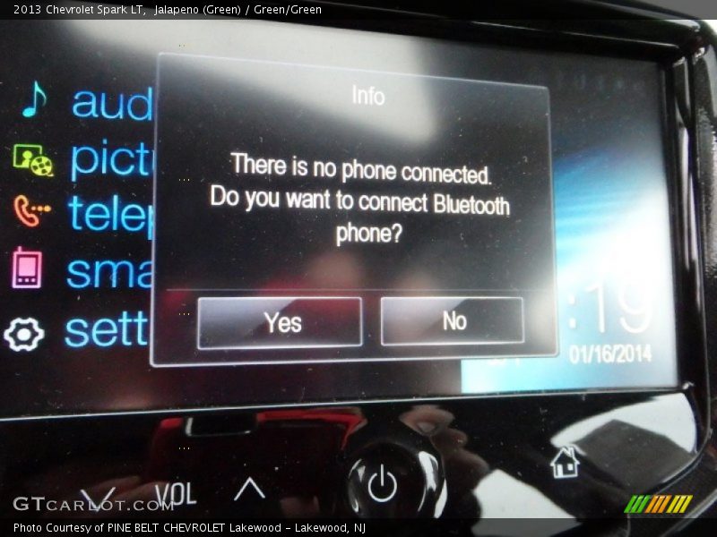 Jalapeno (Green) / Green/Green 2013 Chevrolet Spark LT