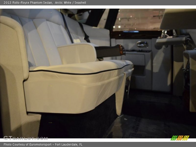 Arctic White / Seashell 2013 Rolls-Royce Phantom Sedan