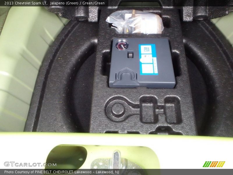 Jalapeno (Green) / Green/Green 2013 Chevrolet Spark LT