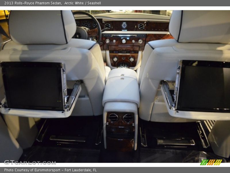 Arctic White / Seashell 2013 Rolls-Royce Phantom Sedan