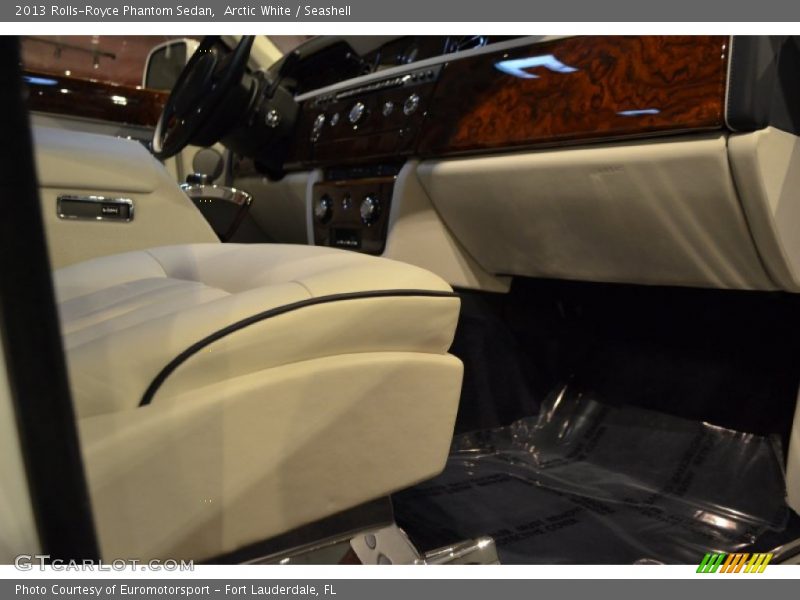 Arctic White / Seashell 2013 Rolls-Royce Phantom Sedan