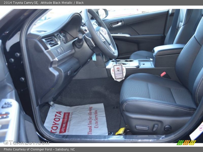 Attitude Black Metallic / Black 2014 Toyota Camry SE