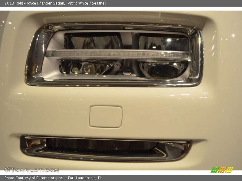 Arctic White / Seashell 2013 Rolls-Royce Phantom Sedan