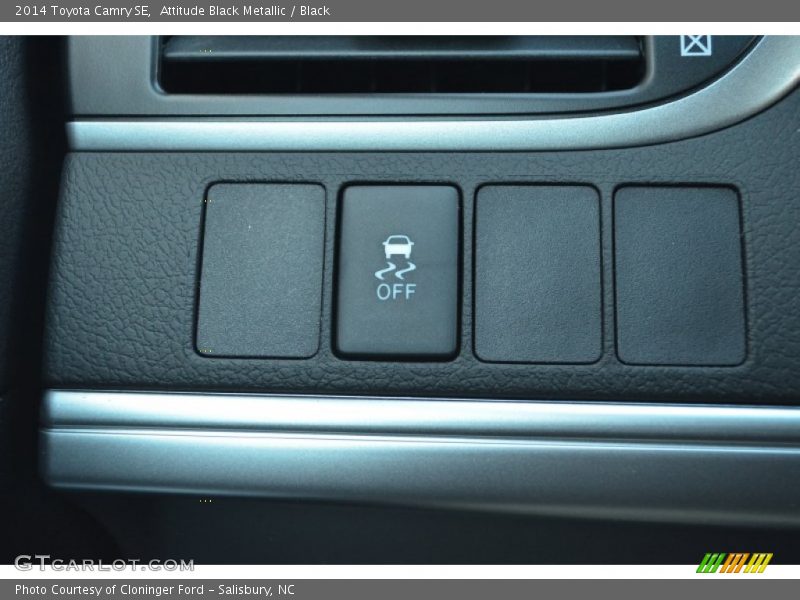 Attitude Black Metallic / Black 2014 Toyota Camry SE