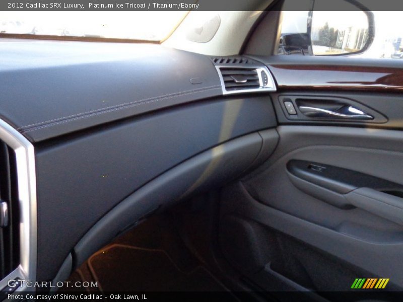 Platinum Ice Tricoat / Titanium/Ebony 2012 Cadillac SRX Luxury