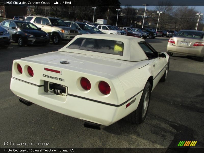 White / Red 1986 Chevrolet Corvette Coupe