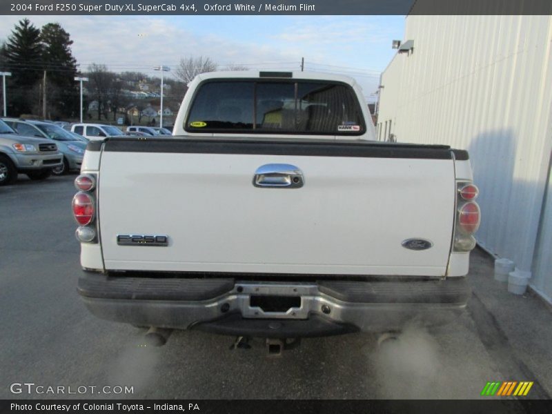 Oxford White / Medium Flint 2004 Ford F250 Super Duty XL SuperCab 4x4